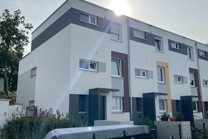 Reihenhaus in Freiberg am Neckar! Sofort Bezugsfrei! 4 zimmer