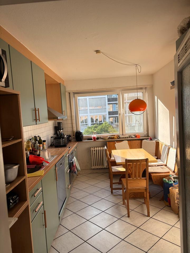 WG Zimmer in S-West, am Hölderlinplatz