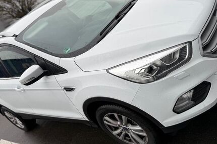 Ford Kuga 63.200 km 13.800 &euro; Neckartailfingen 72666