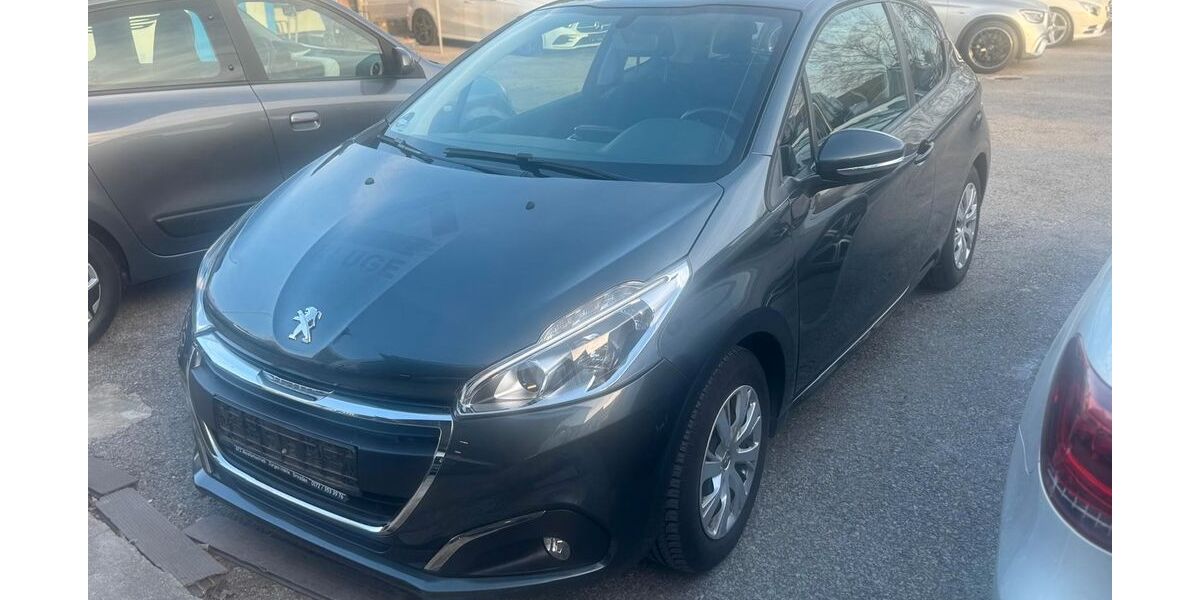 Peugeot 208 76.000 km 6.700 &euro; Sindelfingen 71065