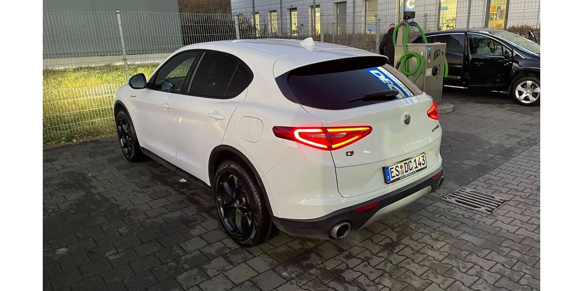 Alfa Romeo Stelvio 108.000 km 19.950 &euro; Plochingen 73207