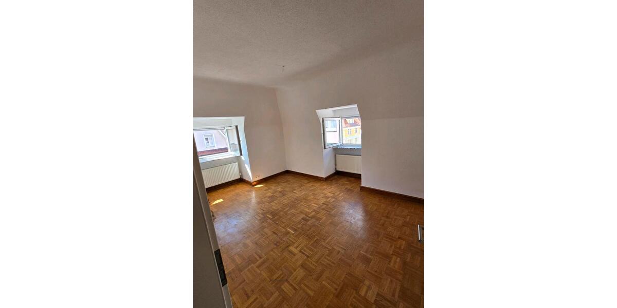 Dachgeschoßwohnung Remseck am Neckar - 3 Zimmer, 67 m&sup2;, 1.150&euro; | Angebot:26350155