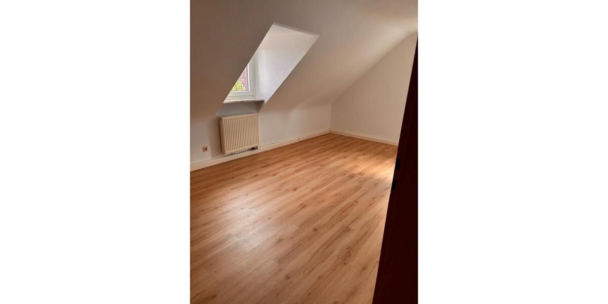 Dachgeschoßwohnung Stuttgart Vaihingen - 3 Zimmer, 47 m&sup2;, 900&euro; | Angebot:24804723