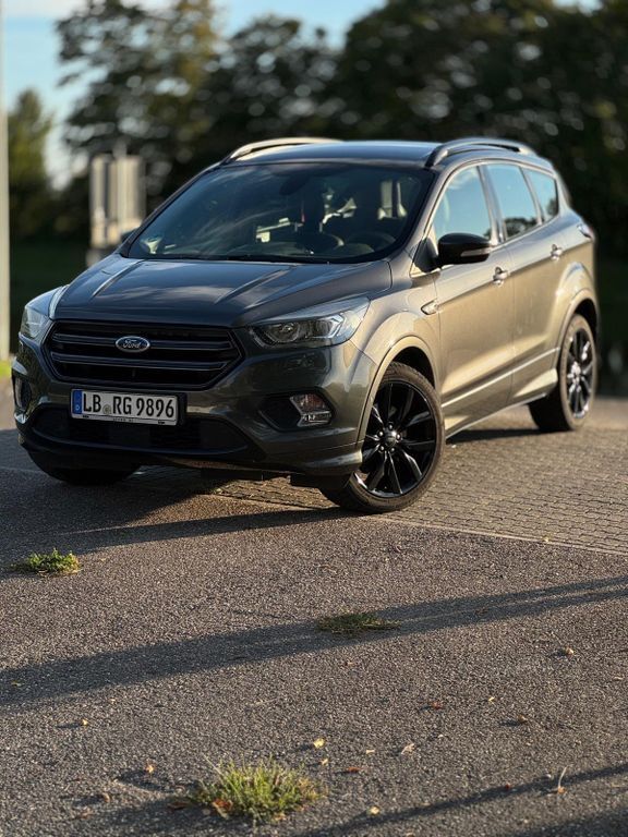 Ford Kuga 178.000 km 13.490 € Erligheim 74391