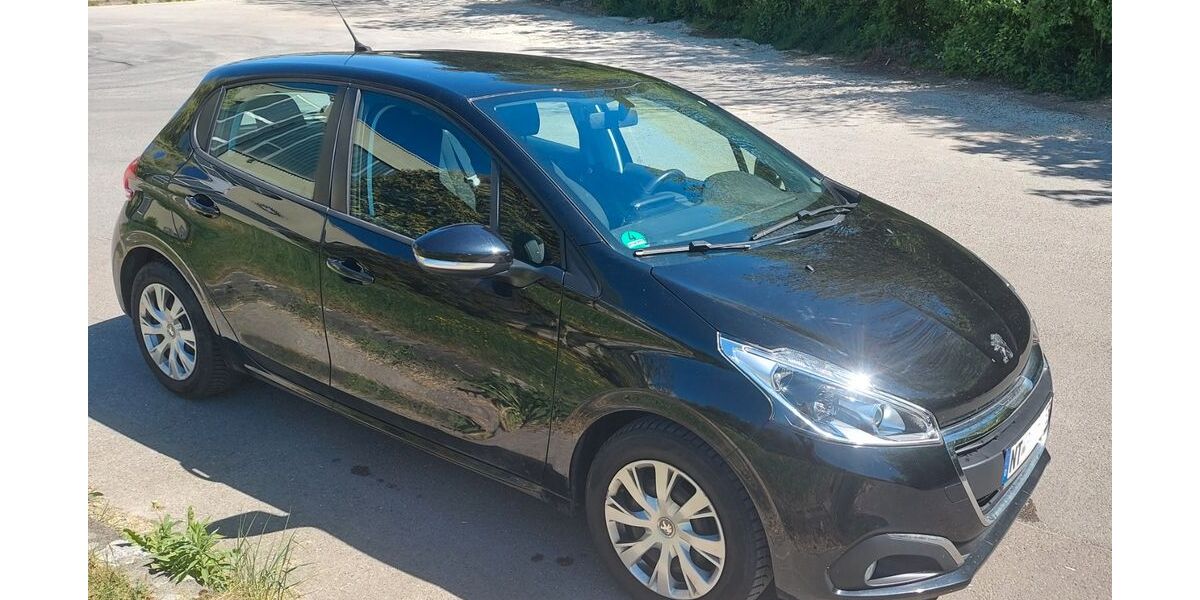 Peugeot 208 82.000 km 7.000 &euro; Nürtingen 72622