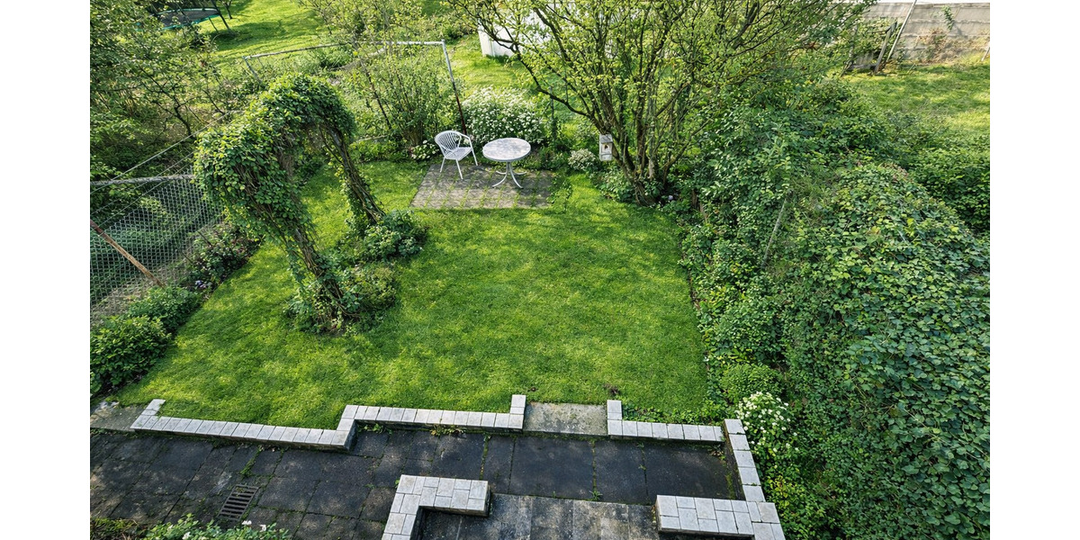 Mehrfamilienhaus, Wohnhaus Stuttgart Degerloch - 8 Zimmer, 181 m&sup2;, 749.000&euro; | Angebot:25836698