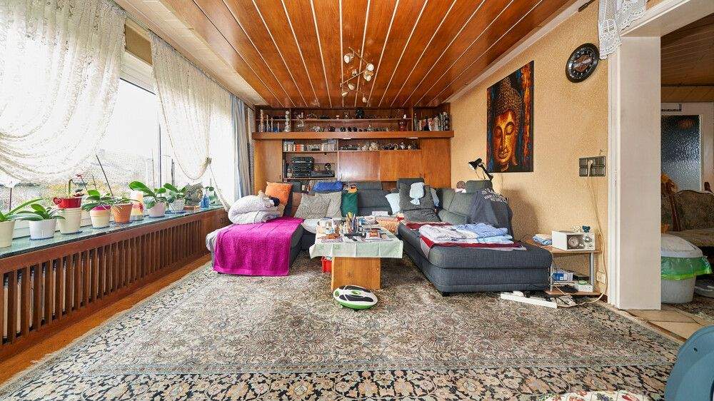 Ansprechendes Einfamilienhaus mit Garten und eigener Garage, in bester Lage von Neckarweihingen! 5 zimmer