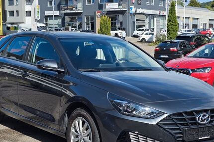 Hyundai i30 12.383 km 17.300 € Leonberg 71229