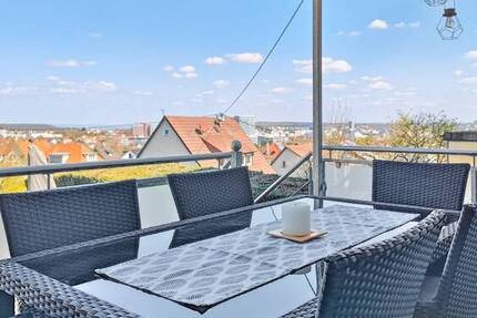 Großzügige Zwei-Zimmer-Erdgeschosswohnung mit Zwei Terrassen und toller Aussicht in Stuttgart-Rohr 2 zimmer