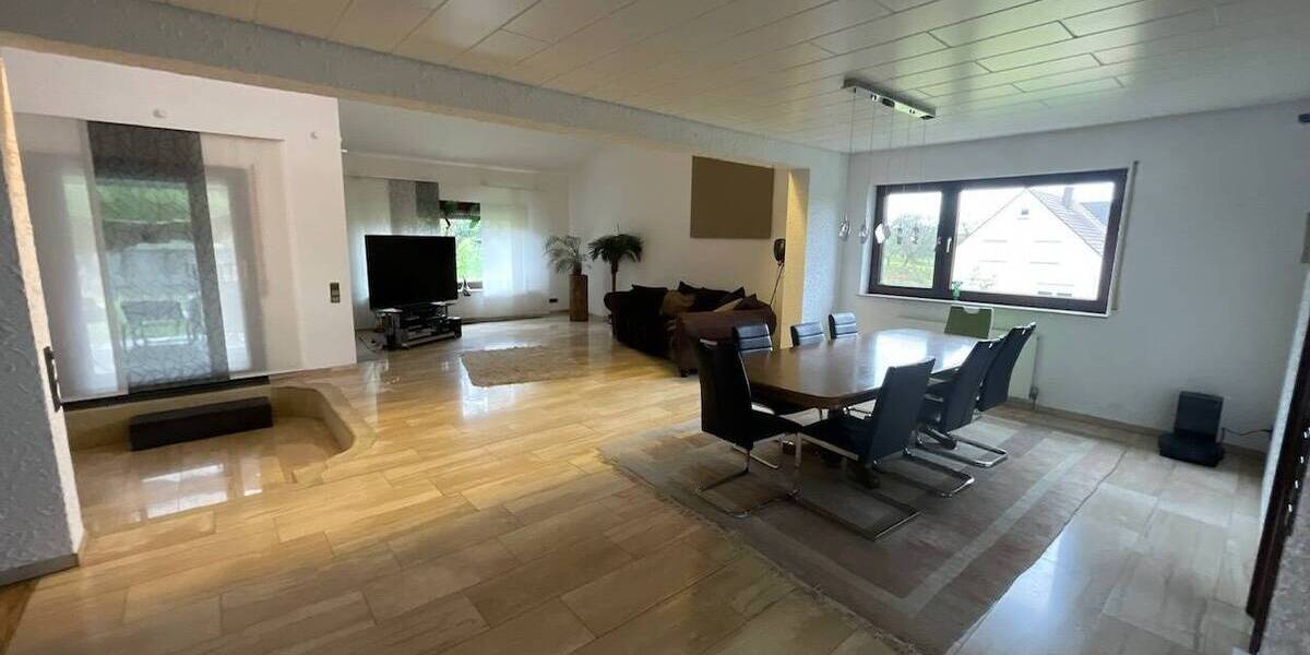 Einfamilienhaus mit wunderschönem großem Grundstück und 2 Einliegerwohnungen 1 zimmer