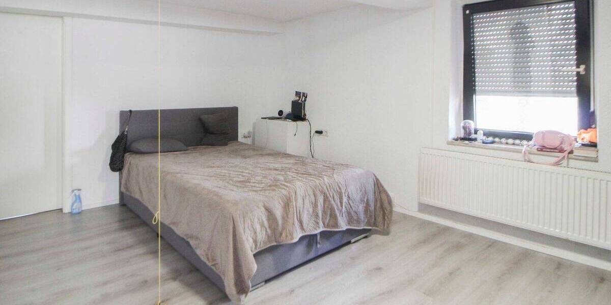 Doppelhaushälfte Stuttgart Weilimdorf - 7 Zimmer, 170 m&sup2;, 449.000&euro; | Angebot:26080889