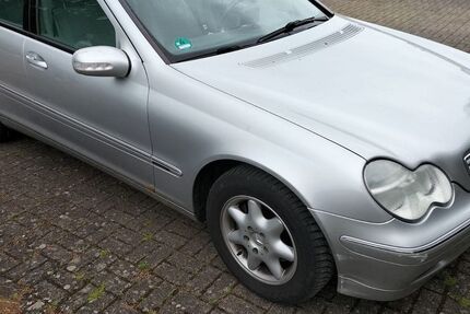 Mercedes-Benz C 220 232.108 km 3.000 &euro; Neckartenzlingen 72654