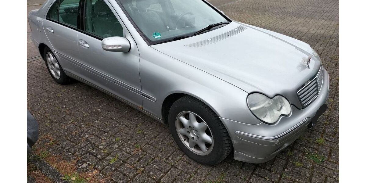 Mercedes-Benz C 220 232.108 km 3.000 &euro; Neckartenzlingen 72654