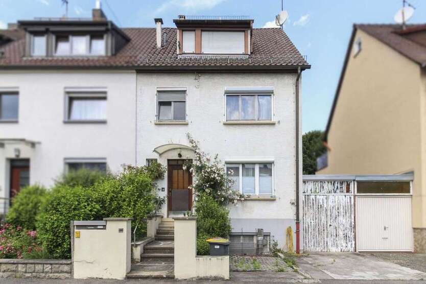 Haus zum Kaufen in Stuttgart 450.000 € 130.02 m²