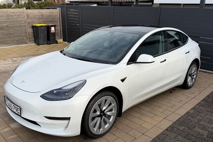 Tesla Model 3 50.400 km 28.999 &euro; Wannweil 72827