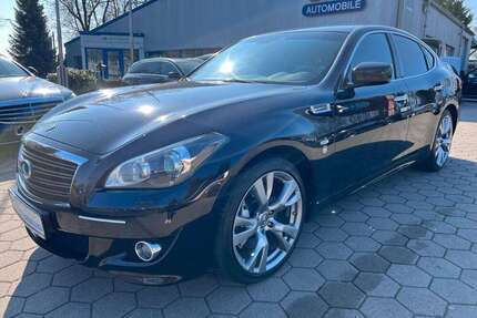 INFINITI Q70