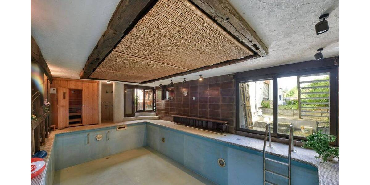 Mehrfamilienhaus, Wohnhaus Stuttgart Ost - 9 Zimmer, 256 m&sup2;, 980.000&euro; | Angebot:25670990