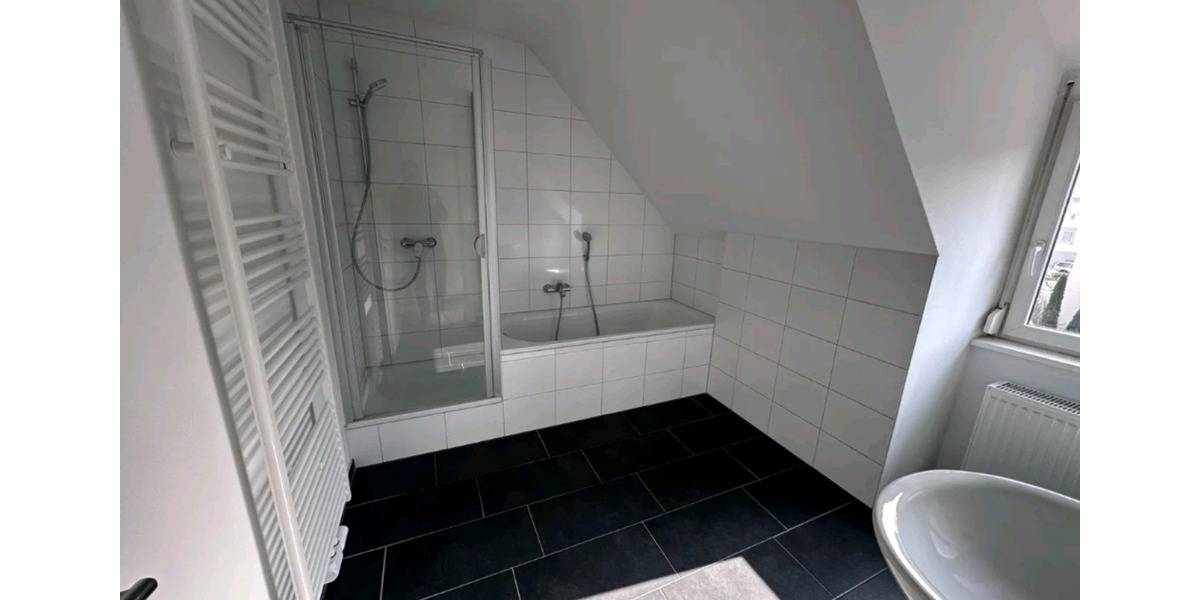 Dachgeschoßwohnung Stuttgart Hedelfingen - 3.5 Zimmer, 58 m&sup2;, 1.000&euro; | Angebot:24859694