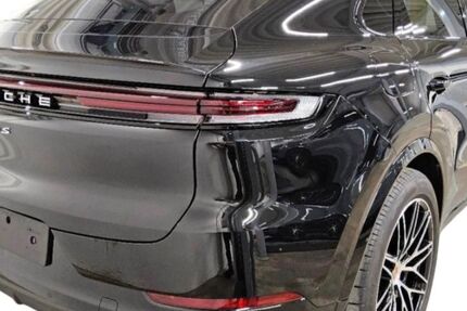 Porsche Cayenne 19.999 km 104.888 &euro; Stuttgart 70499