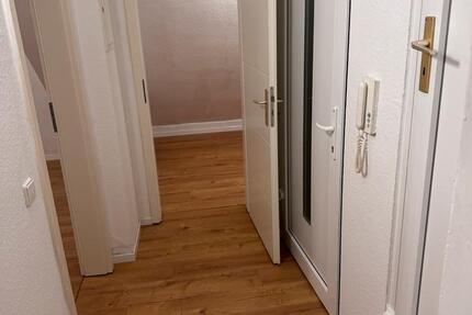 3 Zimmer DG Wohnung 600€ kalt 3 zimmer