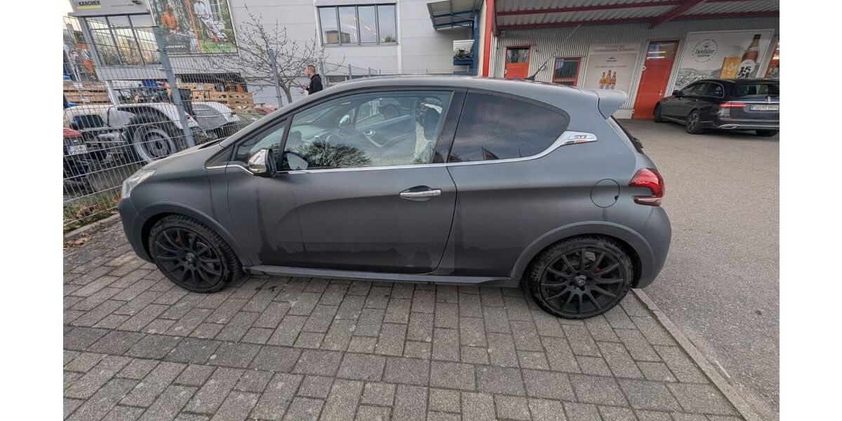 Peugeot 208 80.000 km 10.300 &euro; Leinfelden-Echterdingen 70771