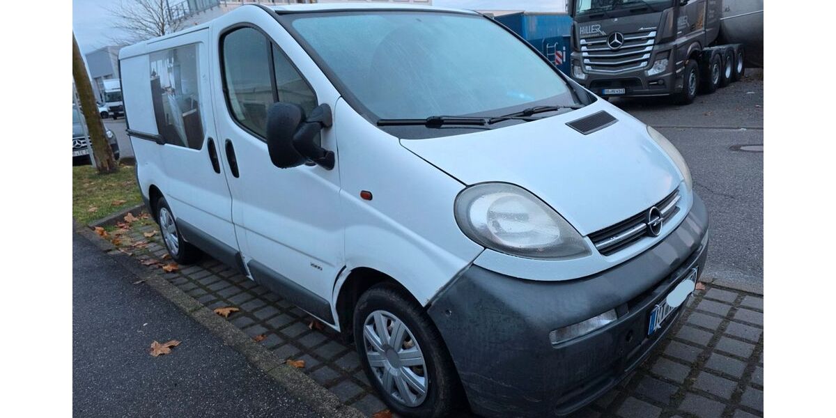 Opel Vivaro 258.000 km 2.400 € Holzgerlingen 71088