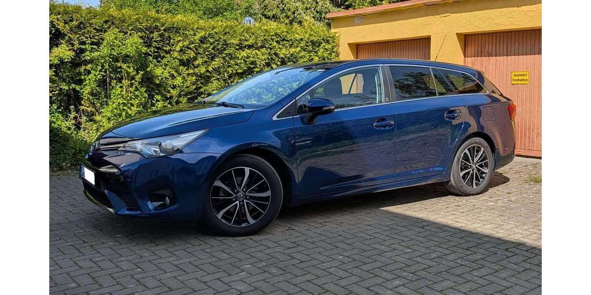 Toyota Avensis 77.900 km 16.800 &euro; Stuttgart 70567