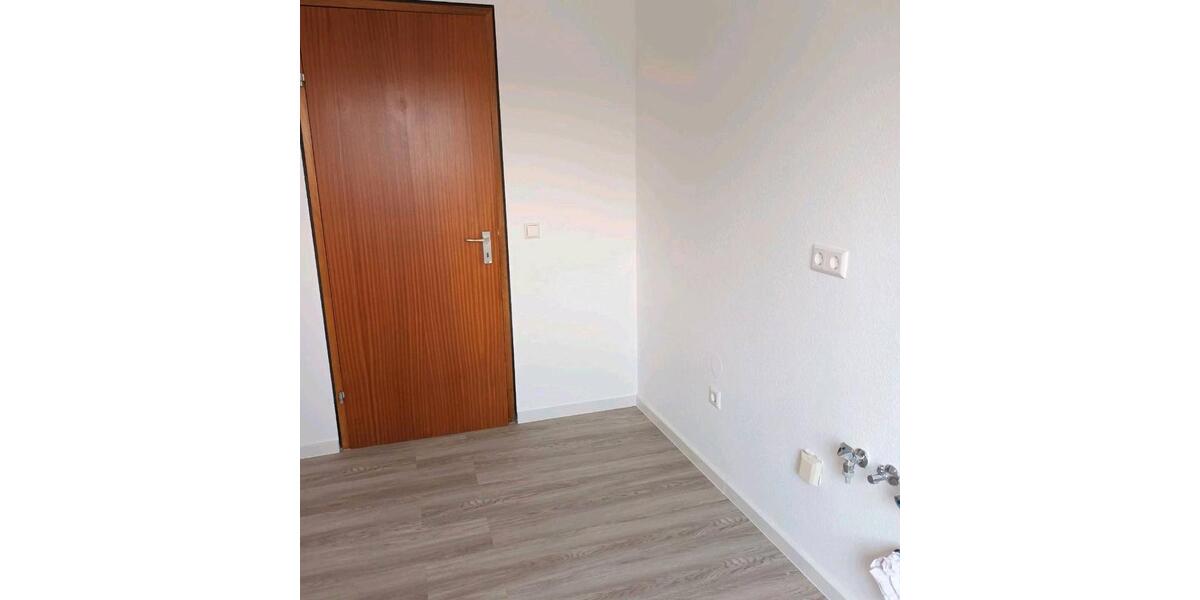 Dachgeschoßwohnung Wolfschlugen - 2 Zimmer, 60 m&sup2;, 750&euro; | Angebot:26336080