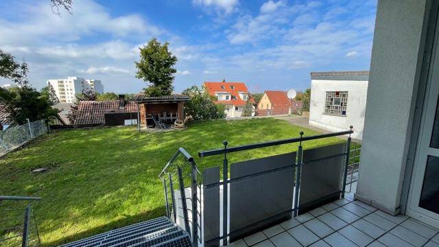 Etagenwohnung Böblingen - 3 Zimmer, 103 m&sup2;, 2.300&euro; | Angebot:26472845