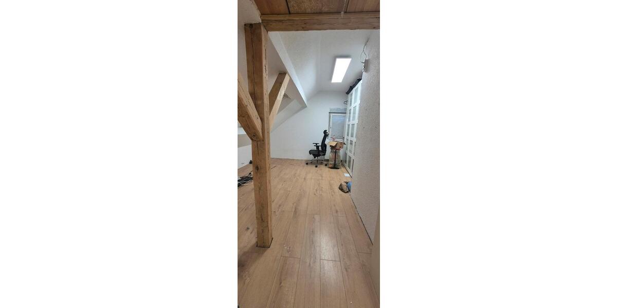 Dachgeschoßwohnung Stuttgart Zuffenhausen - 3 Zimmer, 70 m&sup2;, 199.000&euro; | Angebot:26740748