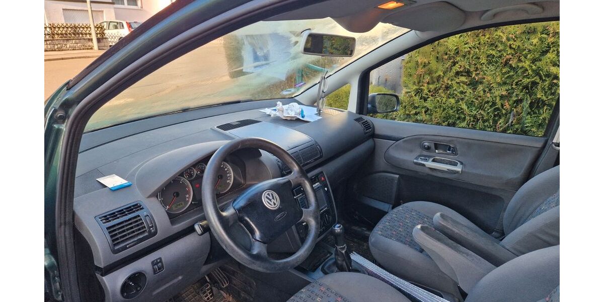 VW Sharan 298.000 km 1.850 € Baltmannsweiler 73666