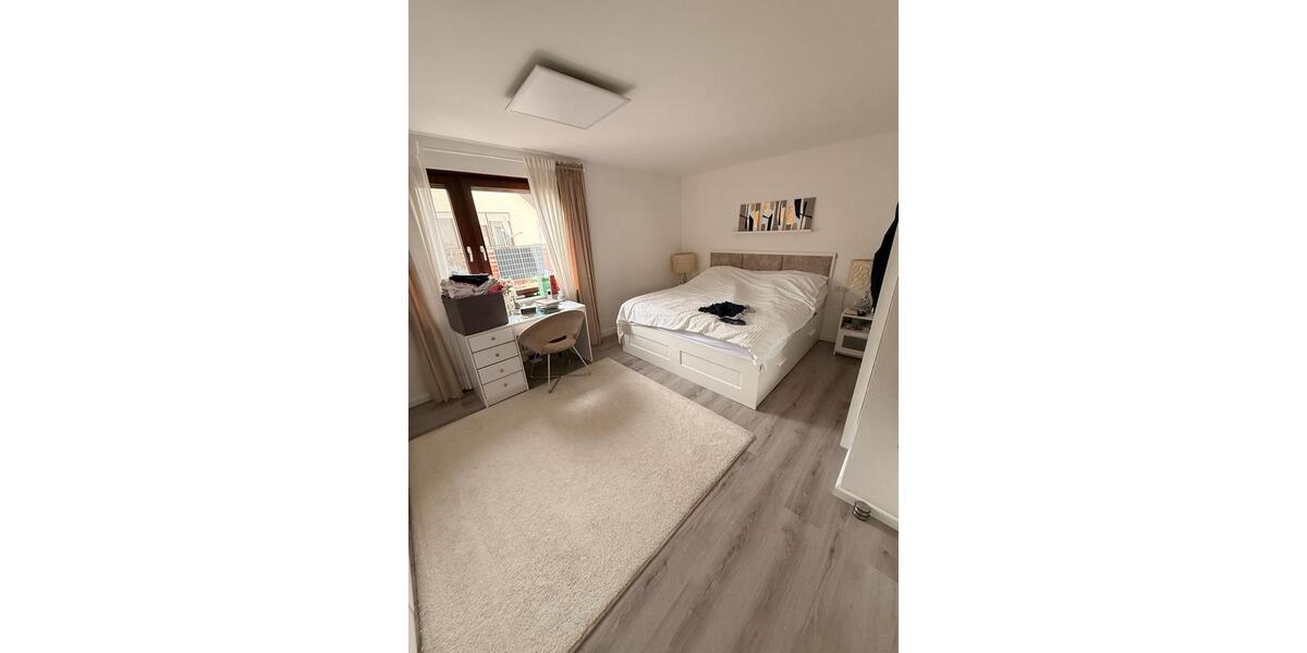 Reihenhaus Wolfschlugen - 6 Zimmer, 145 m&sup2;, 1.800&euro; | Angebot:24715090