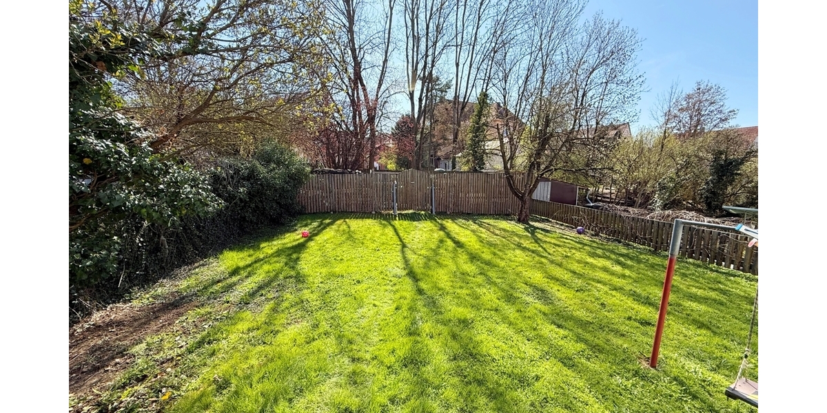 „Charmante Doppelhaushälfte mit großem Grundstück und Entwicklungsmöglichkeiten“ - Doppelhaushälfte Waiblingen / Neustadt Rems-Murr-Kreis Kreis | Angebot:26088410