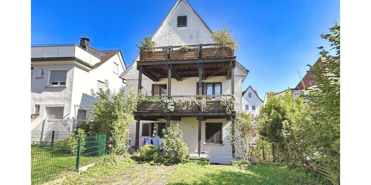 Nettes 3-Familienhaus mit Garage in Stuttgart-Untertürkheim 9 zimmer