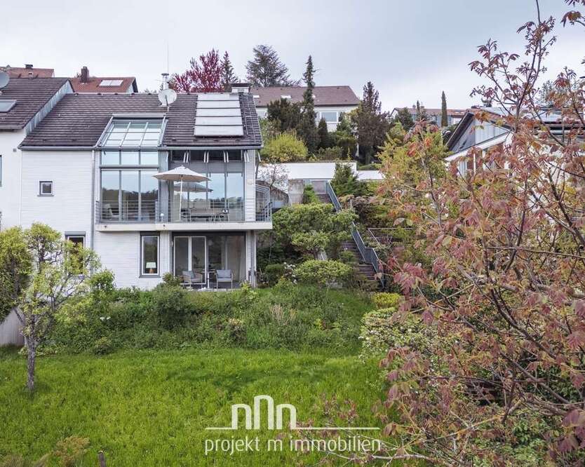 Haus zum Kaufen in Stuttgart 1.590.000 € 233 m²
