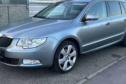 Skoda Superb 181.000 km 4.900 &euro; Waiblingen 71334