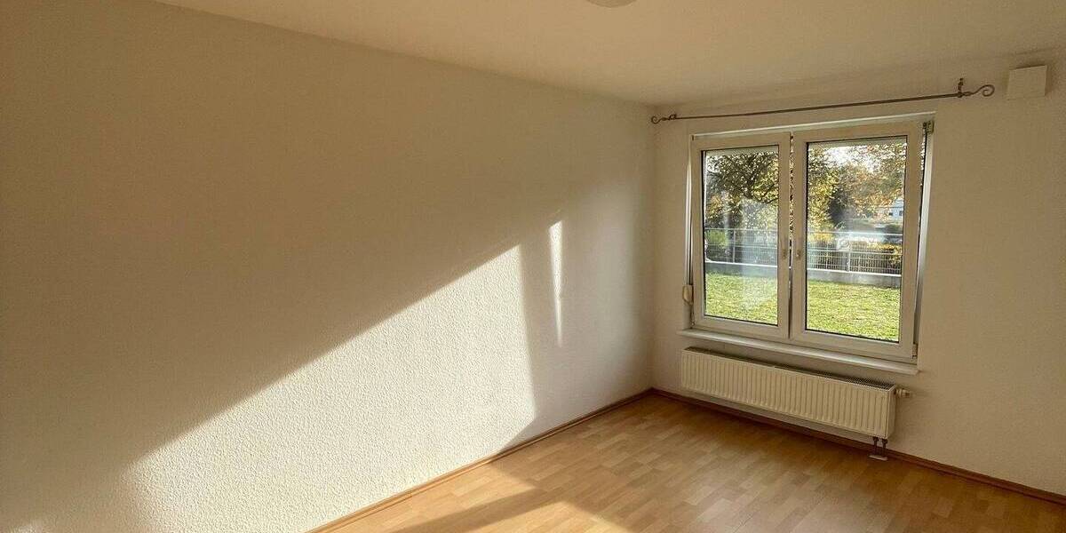 Schöne 3-Zi.-Whg. mit Terrasse + EBK in Bietigheim-Bissingen 3 zimmer