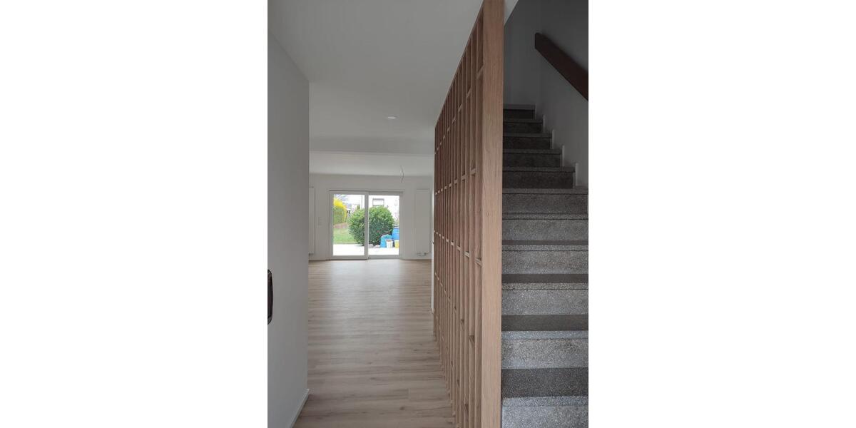 Reihenhaus Reutlingen Orschel-Hagen - 4 Zimmer, 90 m&sup2;, 1.500&euro; | Angebot:26137749