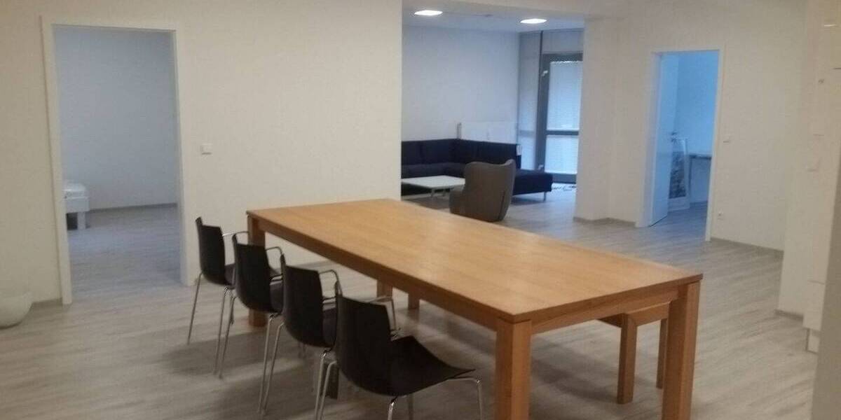 Zimmer Vaihingen an der Enz - 5 Zimmer, 182 m&sup2;, 1.600&euro; | Angebot:26127687