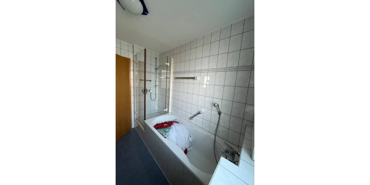 Etagenwohnung Gerlingen - 3 Zimmer, 72 m&sup2;, 1.080&euro; | Angebot:26569286