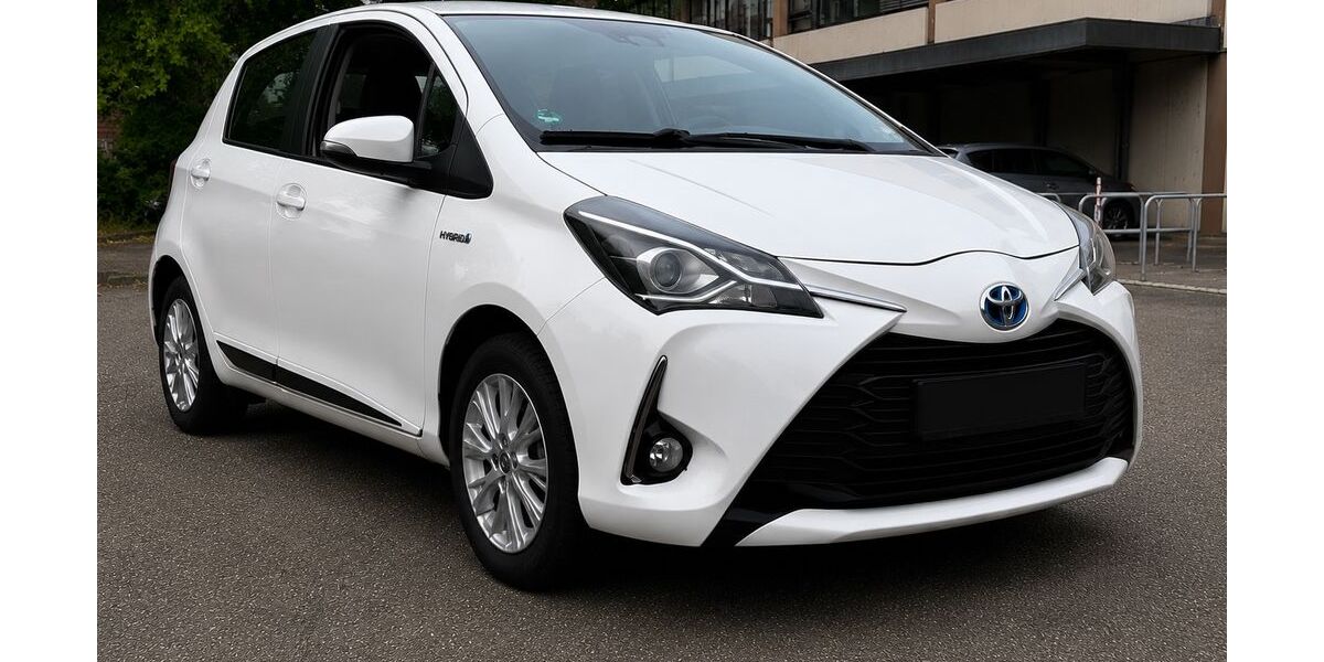 Toyota Yaris 152.000 km 11.000 &euro; stuttgart 70327