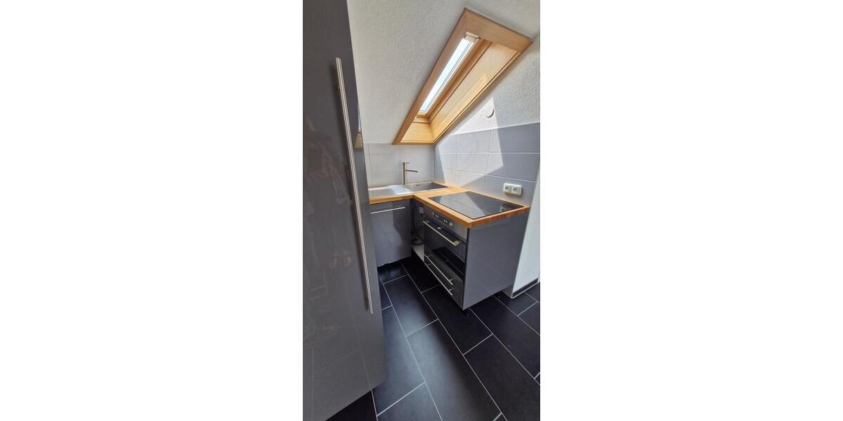 Stilvolle 2,5-Zi-DG-Eigentumswohnung im Herzen von Stuttgart West 2.5 zimmer