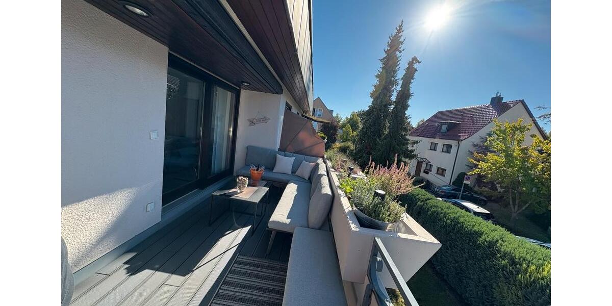 Großzügige 4,5-Zimmer Wohnung mit 4 Balkonen in Weilimdorf 4.5 zimmer