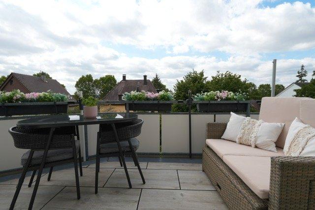 Hochparterre Stuttgart Neuwirtshaus - 2.5 Zimmer, 55 m&sup2;, 320.000&euro; | Angebot:27207943