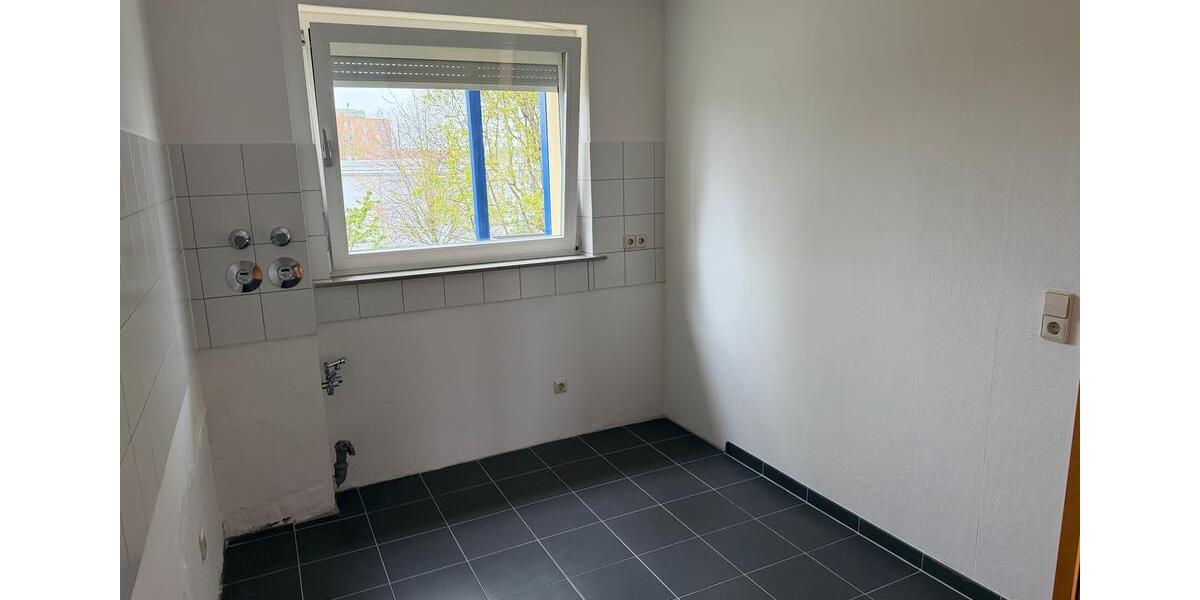 Etagenwohnung Kornwestheim - 3.5 Zimmer, 83 m&sup2;, 1.500&euro; | Angebot:26406575