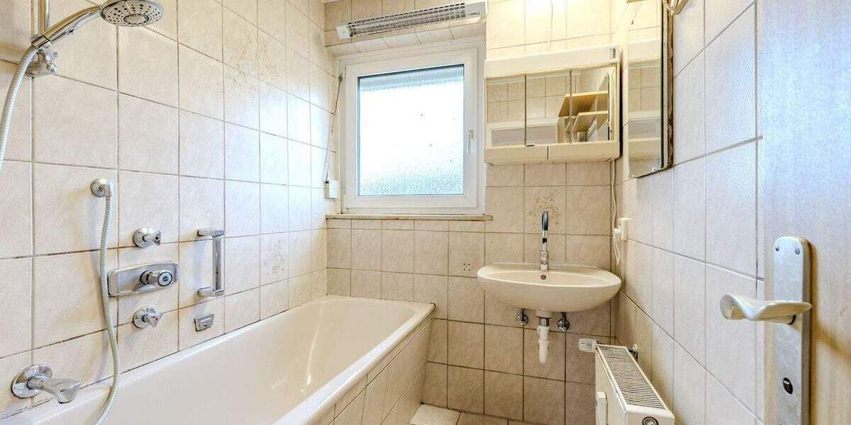 Mehrfamilienhaus, Wohnhaus Sindelfingen / Maichingen Maichingen - 8 Zimmer, 145 m&sup2;, 695.000&euro; | Angebot:24251105