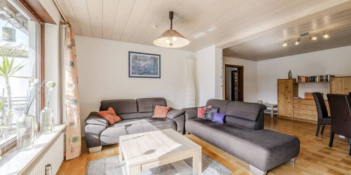 Mehrfamilienhaus, Wohnhaus Stuttgart / Rot Rot - 6 Zimmer, 151 m&sup2;, 698.000&euro; | Angebot:26439174