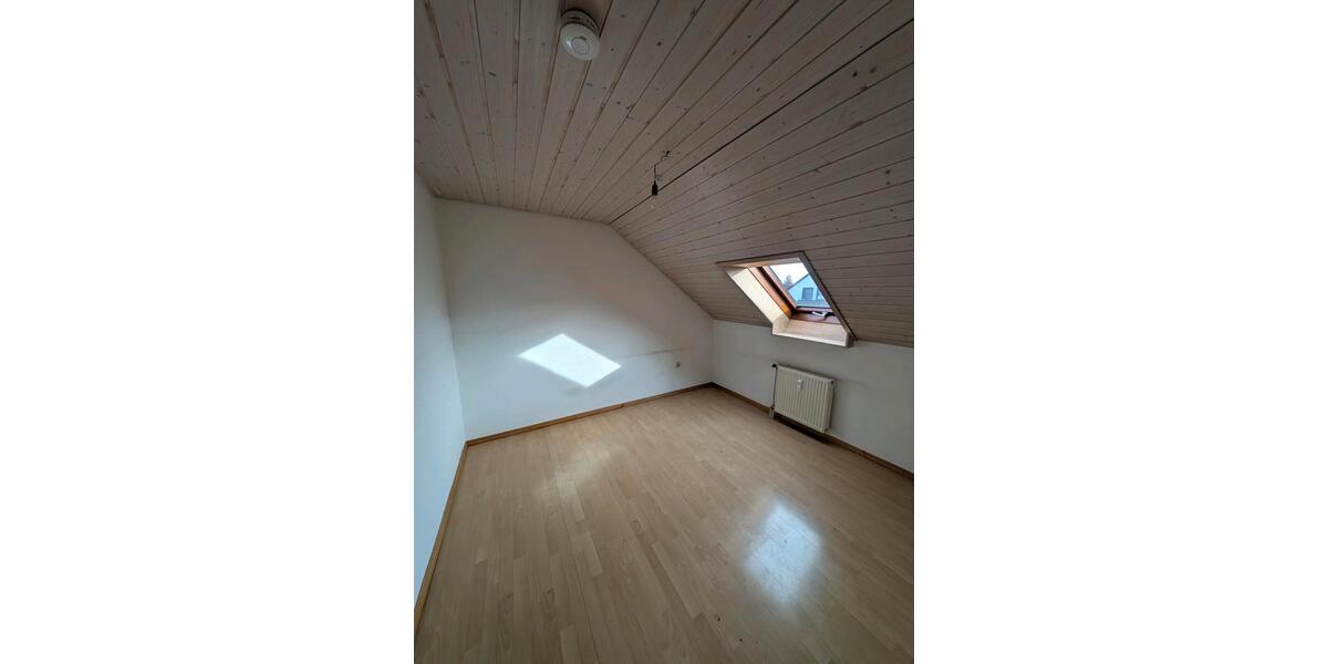 Dachgeschoßwohnung Stuttgart Stuttgart-West - 3 Zimmer, 76 m&sup2;, 950&euro; | Angebot:25174543