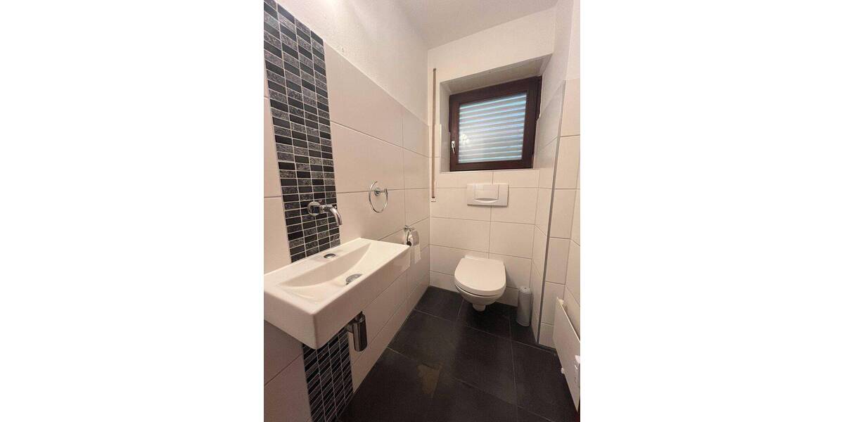 Reihenendhaus Stuttgart Nord - 7 Zimmer, 198 m&sup2;, 2.950&euro; | Angebot:26886443
