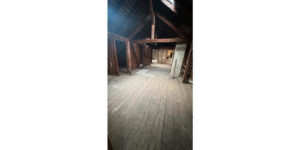 Dachgeschoßwohnung Ostelsheim - 5 Zimmer, 140 m&sup2;, 129.000&euro; | Angebot:24655563